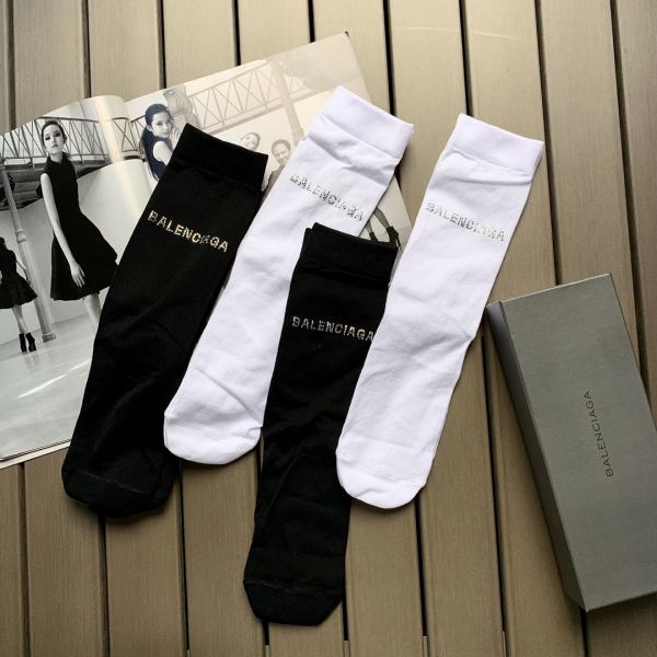 23/4 paia di calze a tubo medio in cotone modale con lettere diamantate e ultimo sito ufficiale di Balenciaga