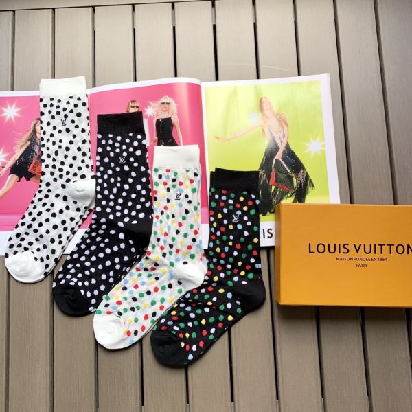 23/4 paia di calzini Louis Vuitton primavera ed estate nuovi colori a pois sottili glitter sottili in seta a tubo medio
