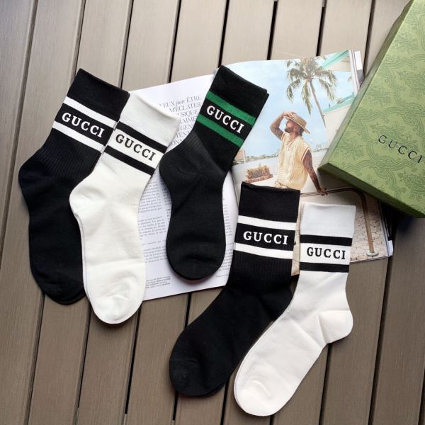 repliche,replica,perfette,siti di,affidabili,migliori siti,dove comprare,1:1,scarpe da ginnastica 23/5 paia di nuovi calzini a tubo medio in cotone in stile sportivo casual di Gucci