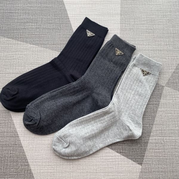 repliche,replica,perfette,siti di,affidabili,migliori siti,dove comprare,1:1,scarpe da ginnastica 23/5 calzini in cotone sottile Prada Mini triangolo sottile