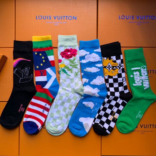repliche,replica,perfette,siti di,affidabili,migliori siti,dove comprare,1:1,scarpe da ginnastica 23/6 paia L’ultimo sito ufficiale di Louis Vuitton contro i modelli di calze a tubo medio modello serie di modelli da passerella