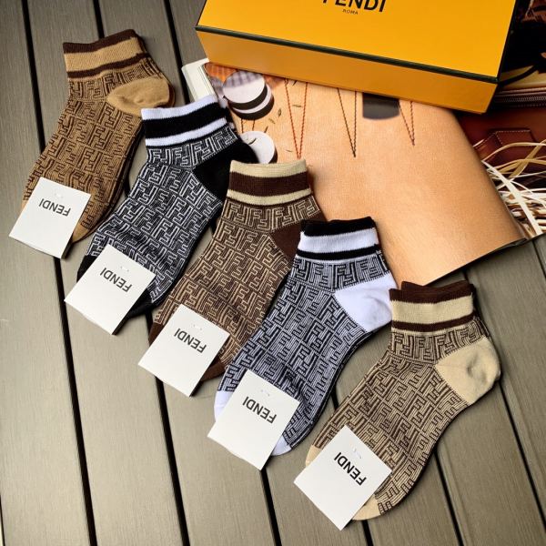 repliche,replica,perfette,siti di,affidabili,migliori siti,dove comprare,1:1,scarpe da ginnastica 23/5 paia di calzini da donna a tubo corto in cotone moda nuova doppia F di Fendi