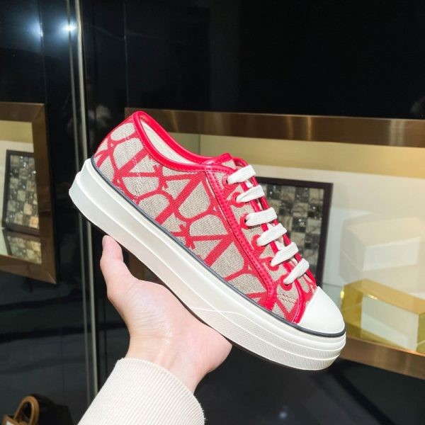 23/Valentino nuove scarpe casual per innamorati