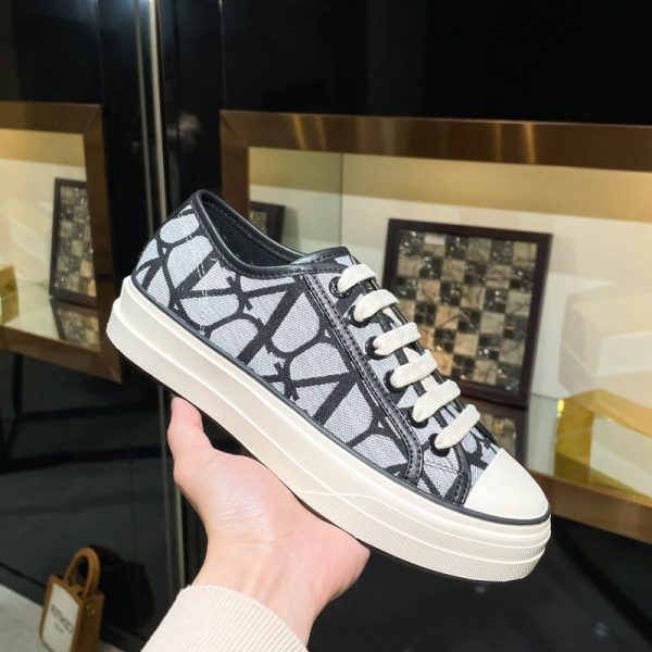 23/Valentino nuove scarpe casual per innamorati