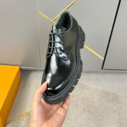 repliche,replica,perfette,siti di,affidabili,migliori siti,dove comprare,1:1,scarpe da ginnastica 23/Louis Vuitton nuove scarpe in pelle da uomo