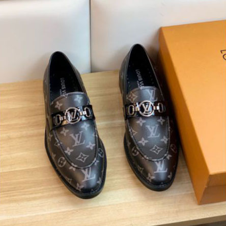 repliche,replica,perfette,siti di,affidabili,migliori siti,dove comprare,1:1,scarpe da ginnastica 23/Louis Vuitton nuove scarpe in pelle da uomo