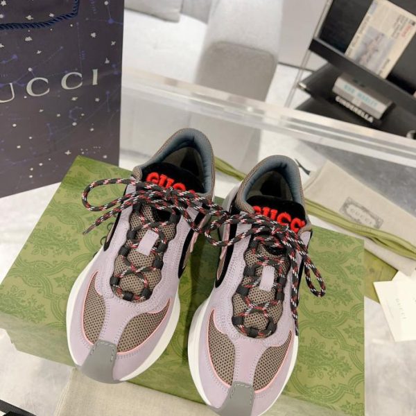 Sneakers da coppia della serie Run di Gucci