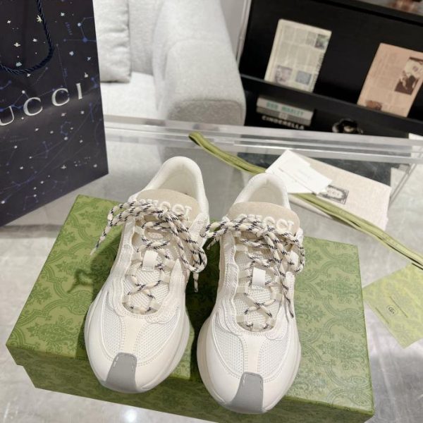 Sneakers da coppia della serie Run di Gucci