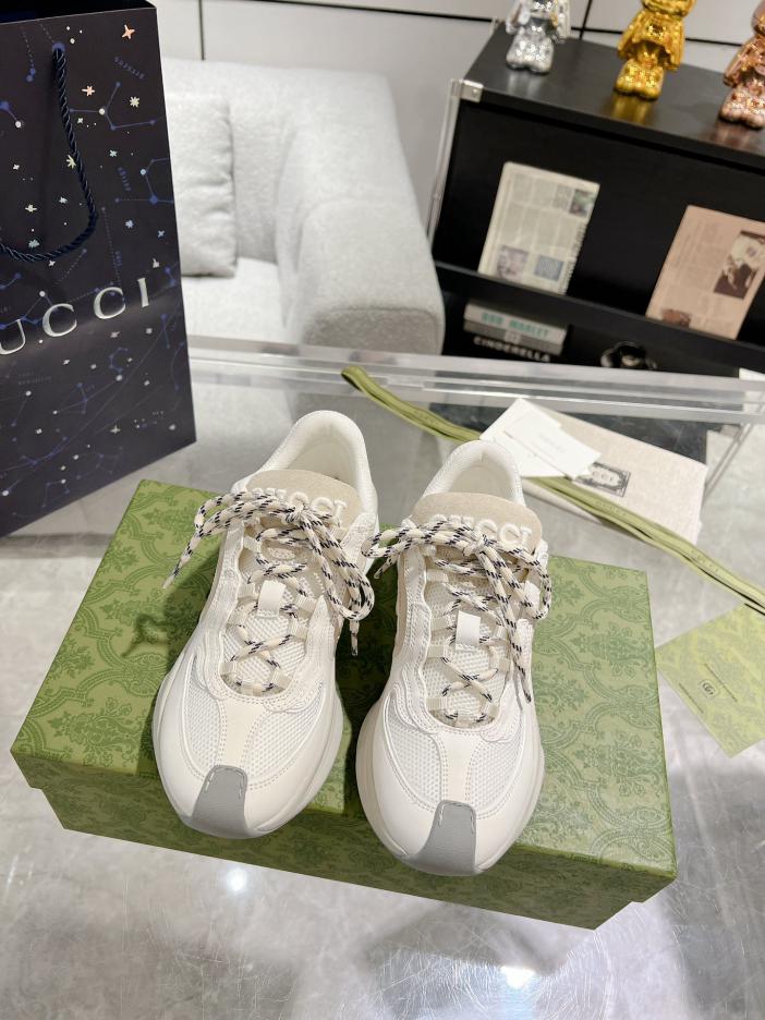 repliche,replica,perfette,siti di,affidabili,migliori siti,dove comprare,1:1,scarpe da ginnastica Sneakers da coppia della serie Run di Gucci repliche,replica,perfette,siti di,affidabili,migliori siti,dove comprare,1:1,scarpe da ginnastica Sneakers da coppia della serie Run di Gucci