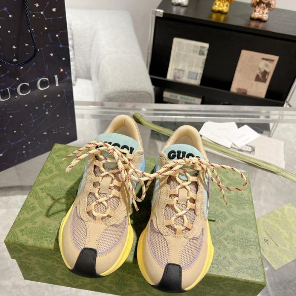Sneakers da coppia della serie Run di Gucci