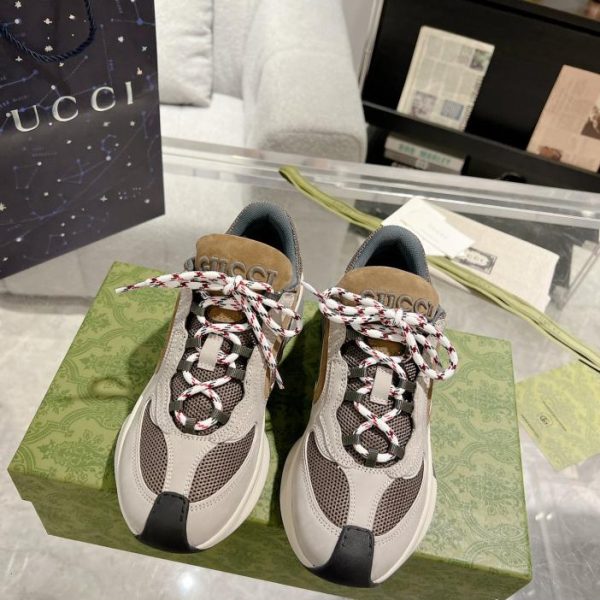 Sneakers da coppia della serie Run di Gucci