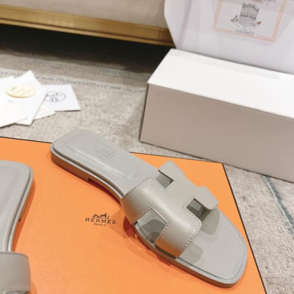 repliche,replica,perfette,siti di,affidabili,migliori siti,dove comprare,1:1,scarpe da ginnastica Pantofole Hermès H Sandali Oran [serie lucida]