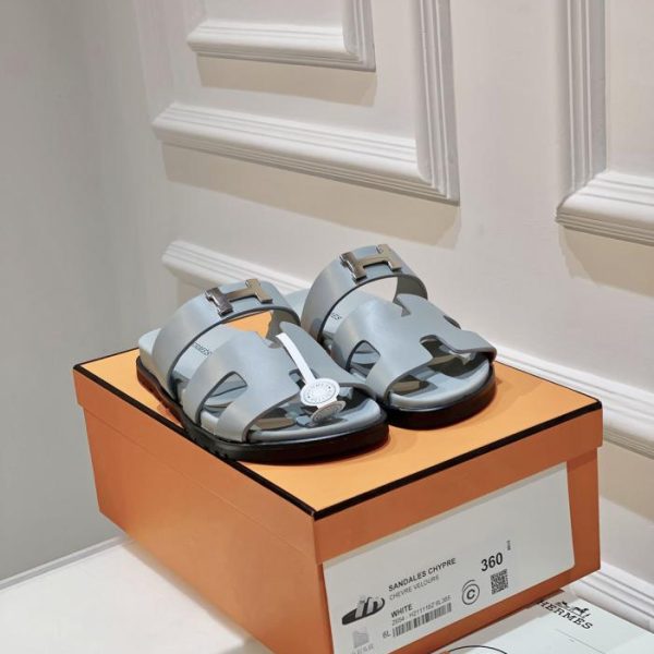 repliche,replica,perfette,siti di,affidabili,migliori siti,dove comprare,1:1,scarpe da ginnastica Pantofole zio Chypre di vendita calda sandali primaverili ed estivi