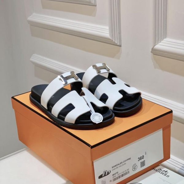 repliche,replica,perfette,siti di,affidabili,migliori siti,dove comprare,1:1,scarpe da ginnastica Pantofole zio Chypre di vendita calda sandali primaverili ed estivi