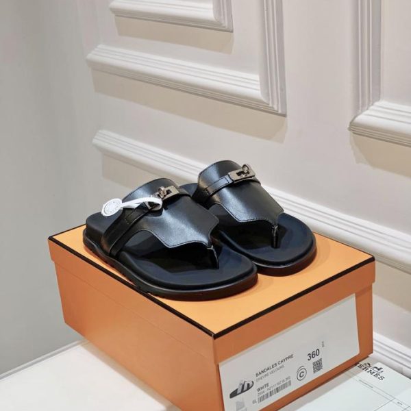 repliche,replica,perfette,siti di,affidabili,migliori siti,dove comprare,1:1,scarpe da ginnastica Pantofole zio Chypre di vendita calda sandali primaverili ed estivi