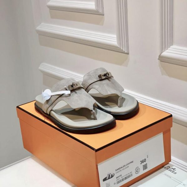 repliche,replica,perfette,siti di,affidabili,migliori siti,dove comprare,1:1,scarpe da ginnastica Pantofole zio Chypre di vendita calda sandali primaverili ed estivi