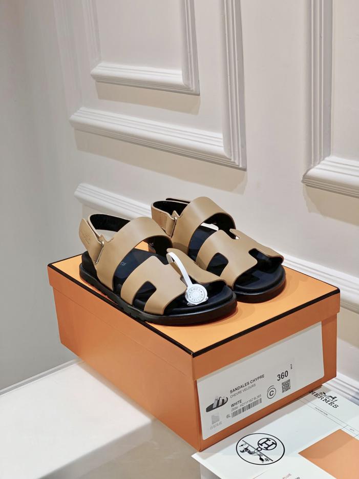 repliche,replica,perfette,siti di,affidabili,migliori siti,dove comprare,1:1,scarpe da ginnastica Pantofole zio Chypre di vendita calda sandali primaverili ed estivi repliche,replica,perfette,siti di,affidabili,migliori siti,dove comprare,1:1,scarpe da ginnastica Pantofole zio Chypre di vendita calda sandali primaverili ed estivi