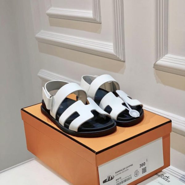 repliche,replica,perfette,siti di,affidabili,migliori siti,dove comprare,1:1,scarpe da ginnastica Pantofole zio Chypre di vendita calda sandali primaverili ed estivi