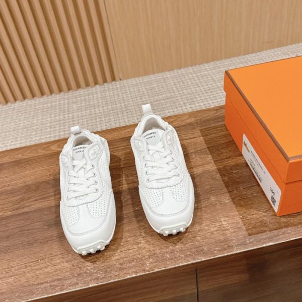 Le nuove scarpe da ginnastica #coppia Agande di Herme