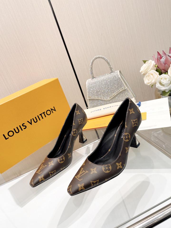 repliche,replica,perfette,siti di,affidabili,migliori siti,dove comprare,1:1,scarpe da ginnastica 2024 ultime LOUIS VUITTON contro le ultime scarpe da passerella