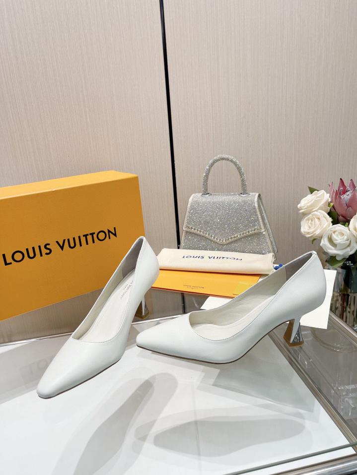 repliche,replica,perfette,siti di,affidabili,migliori siti,dove comprare,1:1,scarpe da ginnastica 2024 ultime LOUIS VUITTON contro le ultime scarpe da passerella
