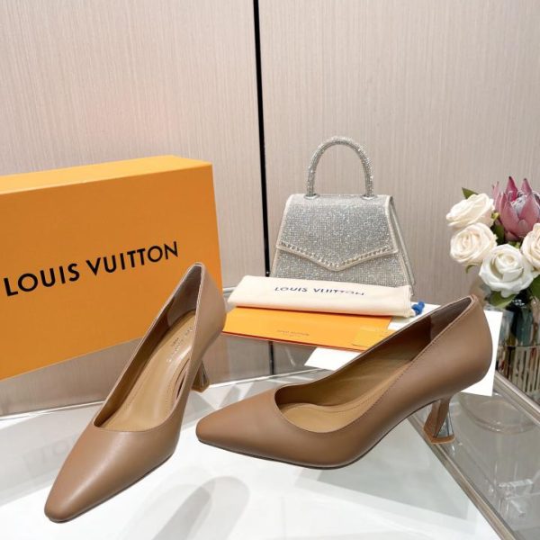 2024 ultime LOUIS VUITTON contro le ultime scarpe da passerella