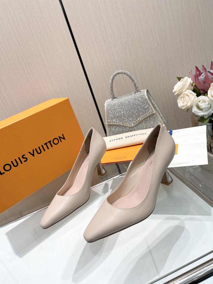 repliche,replica,perfette,siti di,affidabili,migliori siti,dove comprare,1:1,scarpe da ginnastica 2024 ultime LOUIS VUITTON contro le ultime scarpe da passerella