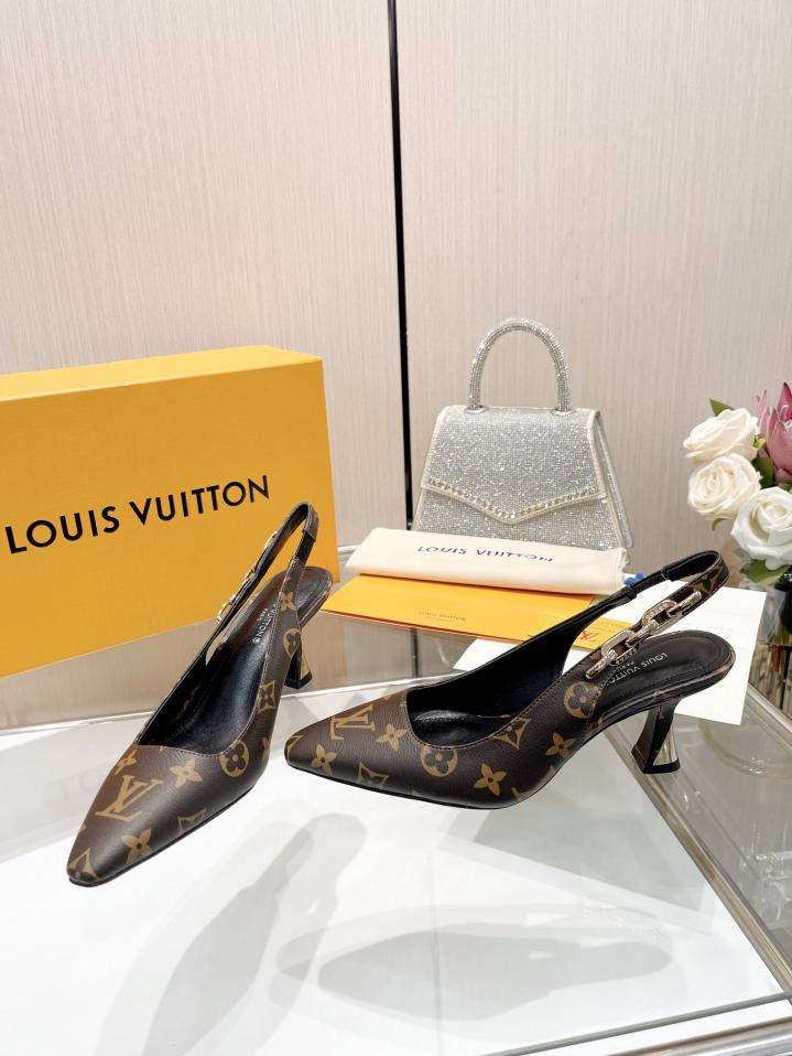 repliche,replica,perfette,siti di,affidabili,migliori siti,dove comprare,1:1,scarpe da ginnastica 2024 ultime LOUIS VUITTON contro le ultime scarpe da passerella