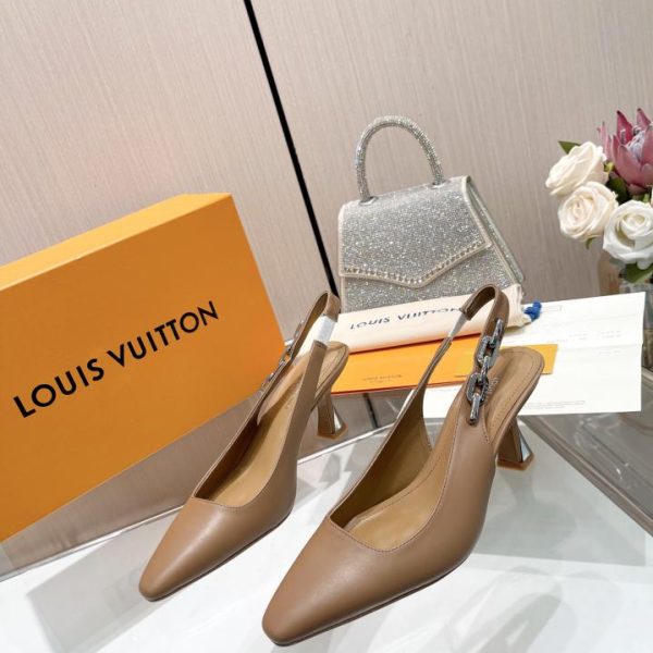 2024 ultime LOUIS VUITTON contro le ultime scarpe da passerella
