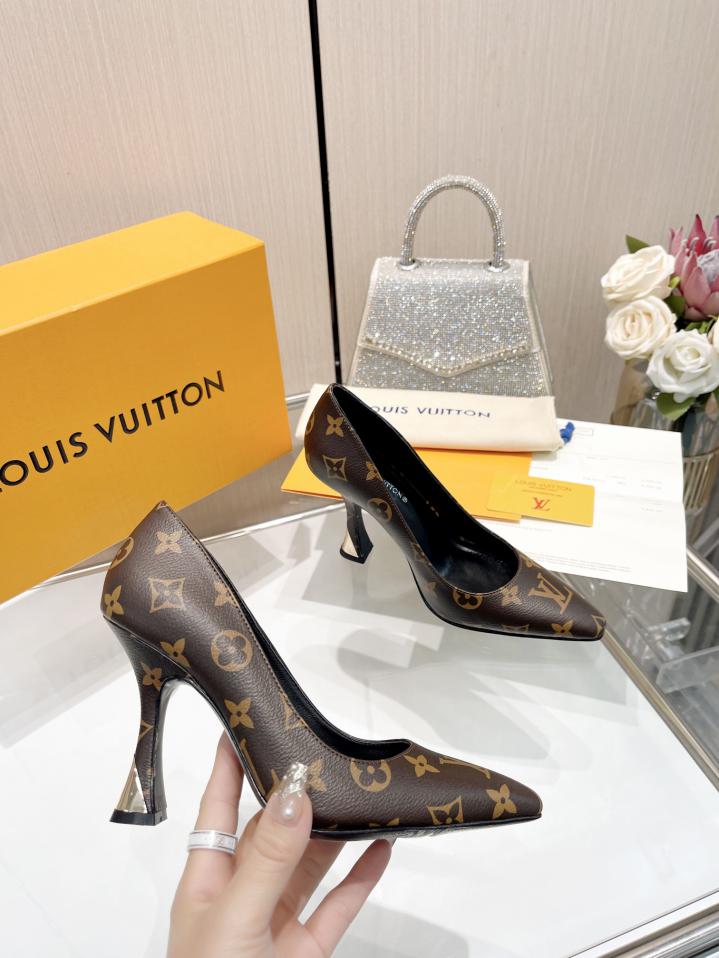 repliche,replica,perfette,siti di,affidabili,migliori siti,dove comprare,1:1,scarpe da ginnastica 2024 ultime LOUIS VUITTON contro le ultime scarpe da passerella