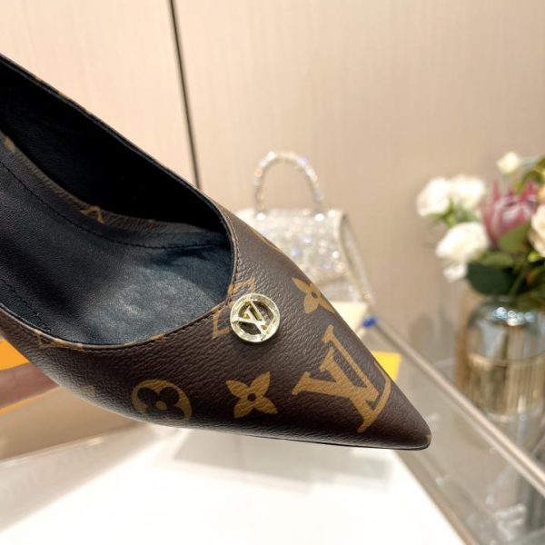 repliche,replica,perfette,siti di,affidabili,migliori siti,dove comprare,1:1,scarpe da ginnastica 2024 ultime LOUIS VUITTON contro le ultime scarpe da passerella