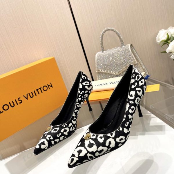 2024 ultime LOUIS VUITTON contro le ultime scarpe da passerella