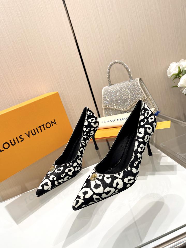 repliche,replica,perfette,siti di,affidabili,migliori siti,dove comprare,1:1,scarpe da ginnastica 2024 ultime LOUIS VUITTON contro le ultime scarpe da passerella