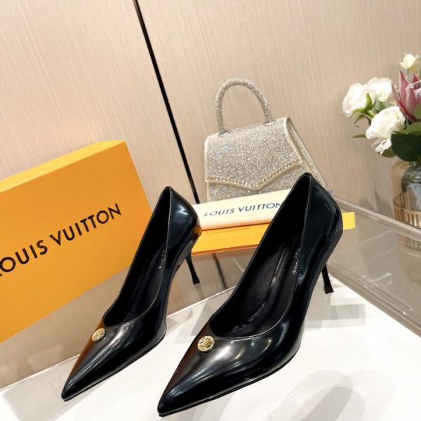 repliche,replica,perfette,siti di,affidabili,migliori siti,dove comprare,1:1,scarpe da ginnastica 2024 ultime LOUIS VUITTON contro le ultime scarpe da passerella