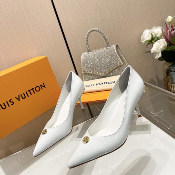 2024 ultime LOUIS VUITTON contro le ultime scarpe da passerella