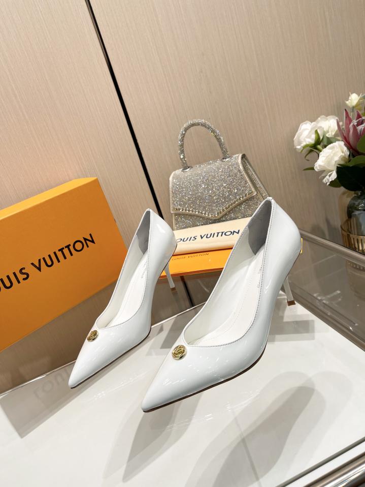 repliche,replica,perfette,siti di,affidabili,migliori siti,dove comprare,1:1,scarpe da ginnastica 2024 ultime LOUIS VUITTON contro le ultime scarpe da passerella