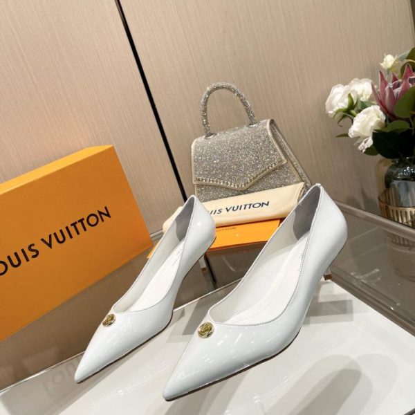 2024 ultime LOUIS VUITTON contro le ultime scarpe da passerella