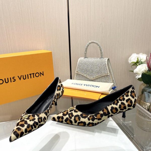 2024 ultime LOUIS VUITTON contro le ultime scarpe da passerella