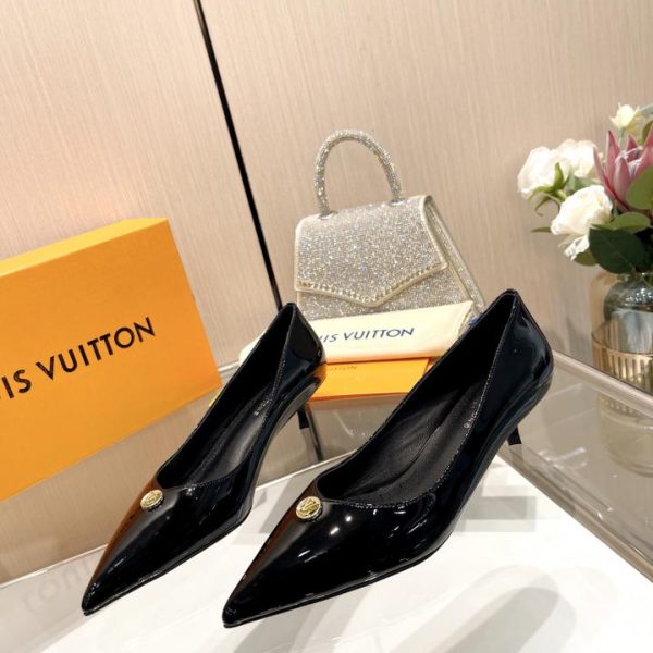 repliche,replica,perfette,siti di,affidabili,migliori siti,dove comprare,1:1,scarpe da ginnastica 2024 ultime LOUIS VUITTON contro le ultime scarpe da passerella