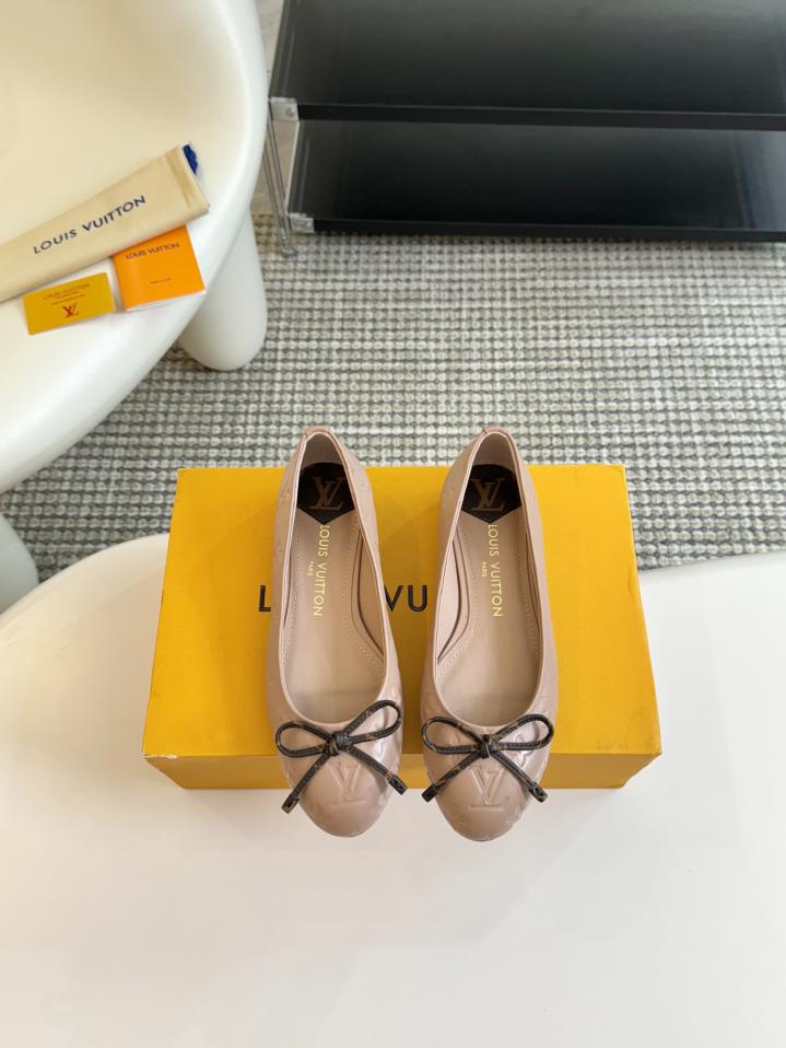 repliche,replica,perfette,siti di,affidabili,migliori siti,dove comprare,1:1,scarpe da ginnastica Sandali ballerine classiche con fiocco in rilievo LOUIS VUITTON repliche,replica,perfette,siti di,affidabili,migliori siti,dove comprare,1:1,scarpe da ginnastica Sandali ballerine classiche con fiocco in rilievo LOUIS VUITTON