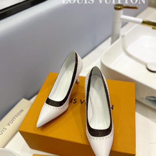 LOUIS VUITTON primavera nuova passerella design rivetto perfetto