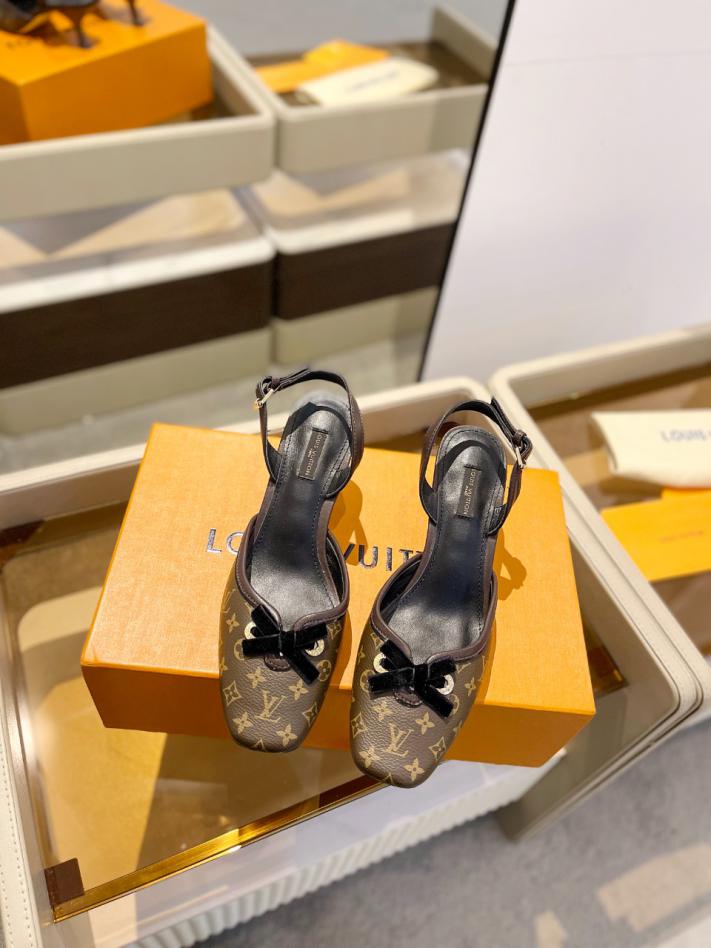 repliche,replica,perfette,siti di,affidabili,migliori siti,dove comprare,1:1,scarpe da ginnastica 2024 ultimo/LOUIS VUITTON contro gli ultimi sandali in stile passerella repliche,replica,perfette,siti di,affidabili,migliori siti,dove comprare,1:1,scarpe da ginnastica 2024 ultimo/LOUIS VUITTON contro gli ultimi sandali in stile passerella