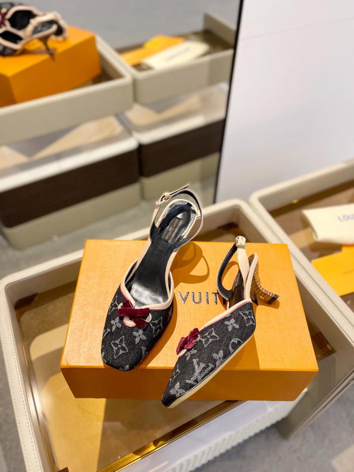 repliche,replica,perfette,siti di,affidabili,migliori siti,dove comprare,1:1,scarpe da ginnastica 2024 ultimo/LOUIS VUITTON contro gli ultimi sandali in stile passerella repliche,replica,perfette,siti di,affidabili,migliori siti,dove comprare,1:1,scarpe da ginnastica 2024 ultimo/LOUIS VUITTON contro gli ultimi sandali in stile passerella