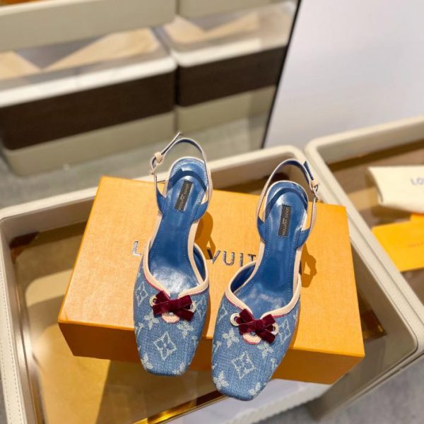 repliche,replica,perfette,siti di,affidabili,migliori siti,dove comprare,1:1,scarpe da ginnastica 2024 ultimo/LOUIS VUITTON contro gli ultimi sandali in stile passerella