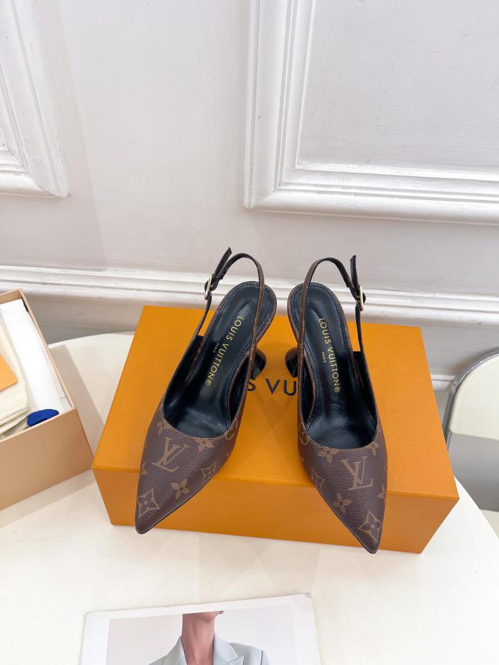 repliche,replica,perfette,siti di,affidabili,migliori siti,dove comprare,1:1,scarpe da ginnastica LOUIS VUITTON/2024 Inizio primavera Nuova versione top Sandali con tacco in vetro da vino a punta repliche,replica,perfette,siti di,affidabili,migliori siti,dove comprare,1:1,scarpe da ginnastica LOUIS VUITTON/2024 Inizio primavera Nuova versione top Sandali con tacco in vetro da vino a punta
