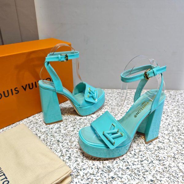 repliche,replica,perfette,siti di,affidabili,migliori siti,dove comprare,1:1,scarpe da ginnastica La versione top dell’ultima piattaforma ad alta quota di LOUIS VUITTON + sandali con tacco spesso a forma di V