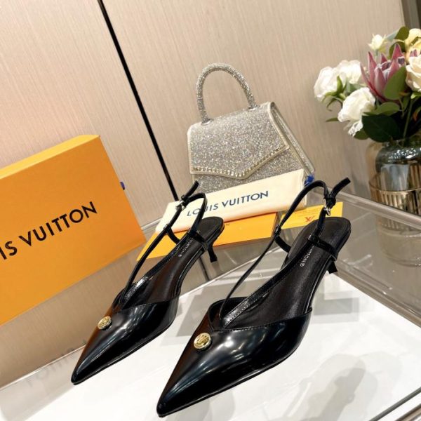 repliche,replica,perfette,siti di,affidabili,migliori siti,dove comprare,1:1,scarpe da ginnastica L’ultima LOUIS VUITTON contro le ultime scarpe da passerella