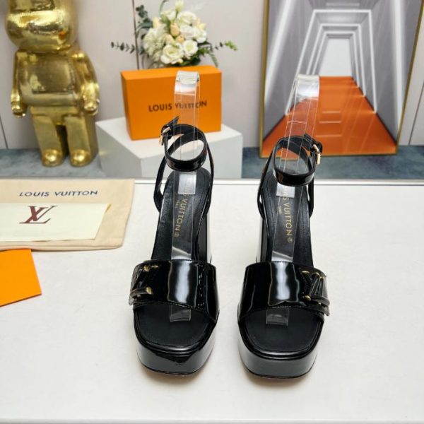 repliche,replica,perfette,siti di,affidabili,migliori siti,dove comprare,1:1,scarpe da ginnastica 2024 LOUIS VUITTON ultimi sandali da passerella