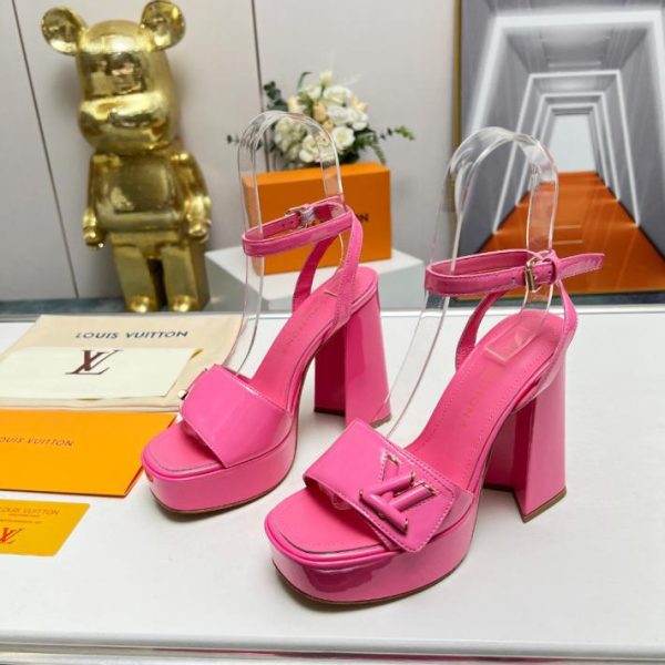 repliche,replica,perfette,siti di,affidabili,migliori siti,dove comprare,1:1,scarpe da ginnastica 2024 LOUIS VUITTON ultimi sandali da passerella