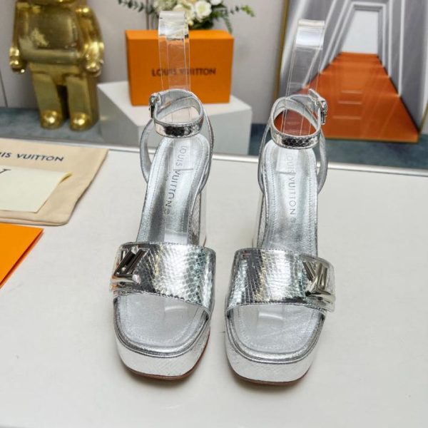 repliche,replica,perfette,siti di,affidabili,migliori siti,dove comprare,1:1,scarpe da ginnastica 2024 LOUIS VUITTON ultimi sandali da passerella